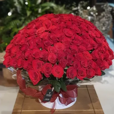 Box Com 220 Rosas Importadas GG - Luxo