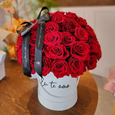 Box Com Rosas Importadas – 50 Tons de Amor