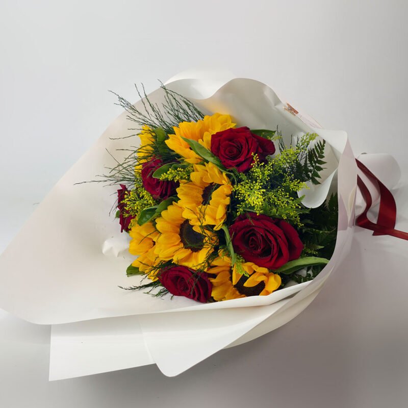 Buquê Girassóis e Rosas Vermelhas - Amores de Girassol
