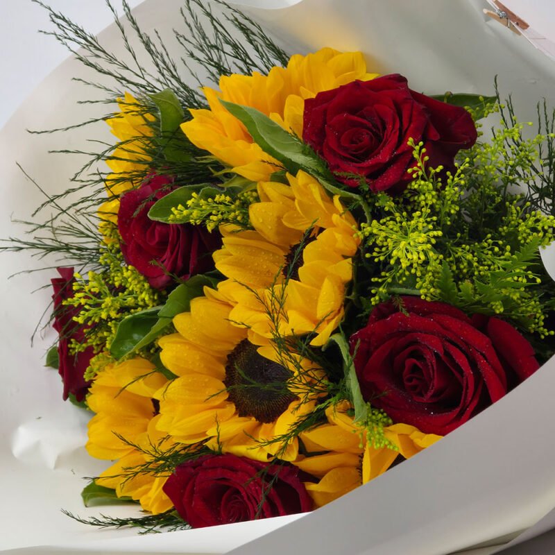 Buquê Girassóis e Rosas Vermelhas - Amores de Girassol - Imagem 5