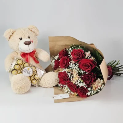 Buquê 12 Rosas Importadas Com Chocolate e Pelúcia