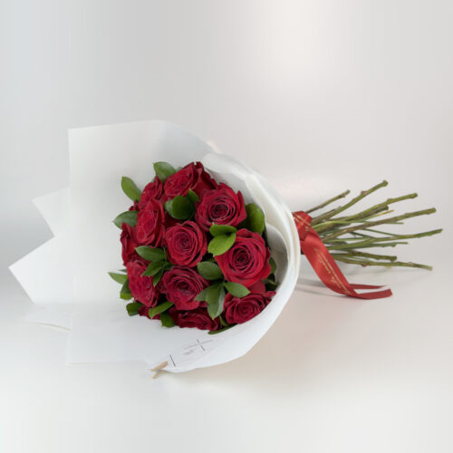 Buquê 15 Rosas Importadas e Verdes - Amor Chic